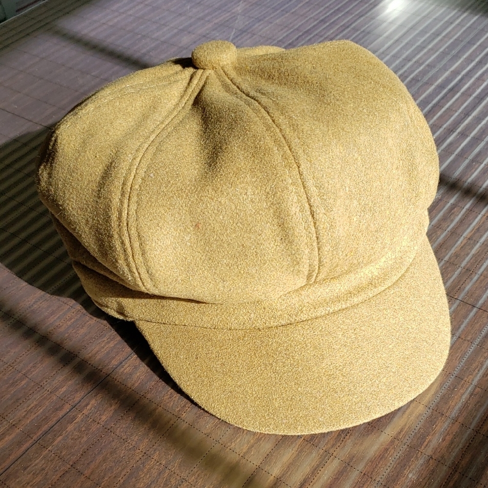 Tan Newsboy Cap MUNION